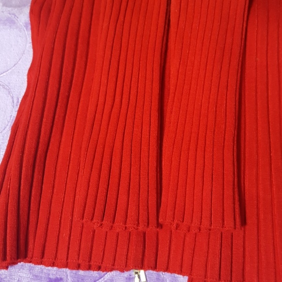 Red beautiful sweater NWOT. - Picture 7 of 7